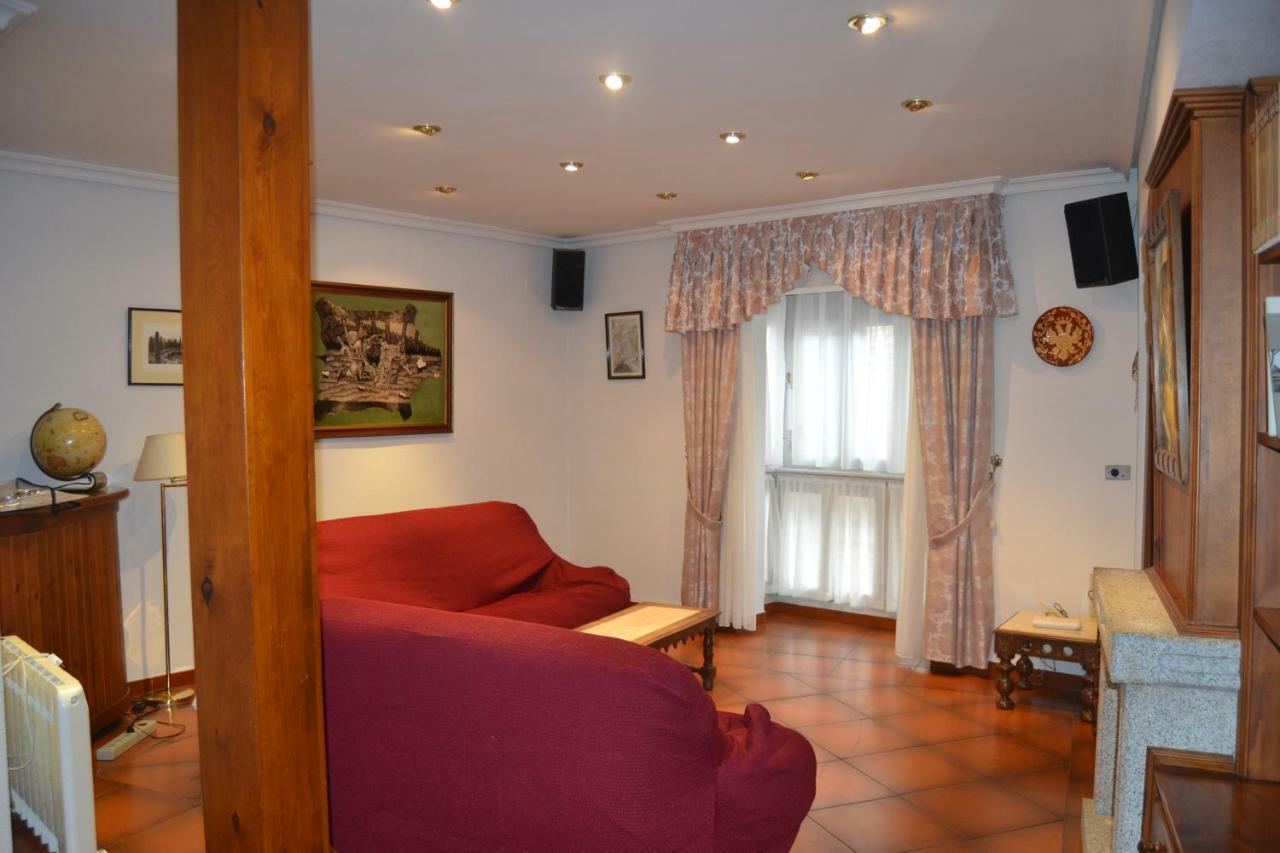Casa Santo Tome Apartment โตเลโด ภายนอก รูปภาพ