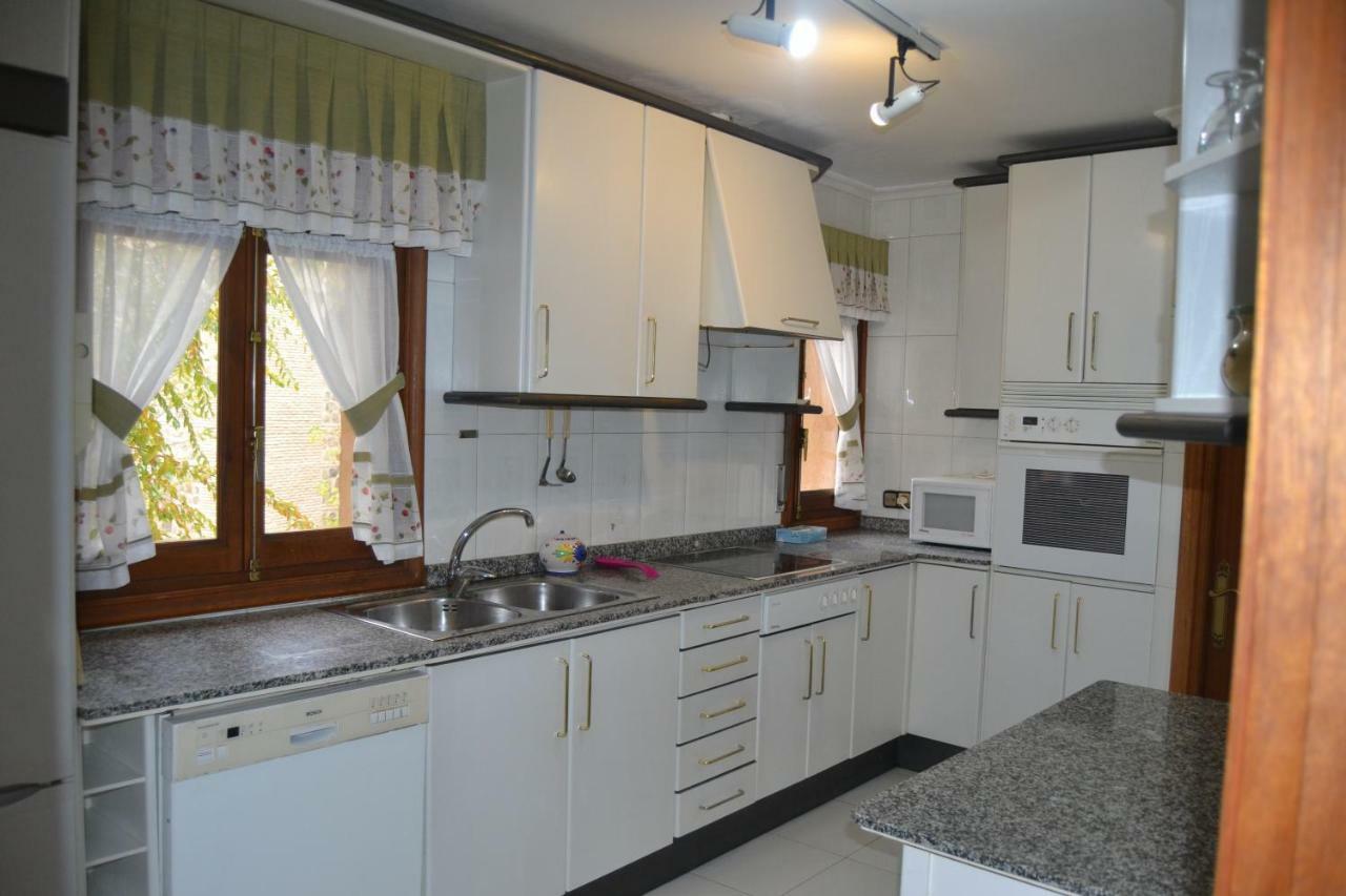 Casa Santo Tome Apartment โตเลโด ภายนอก รูปภาพ