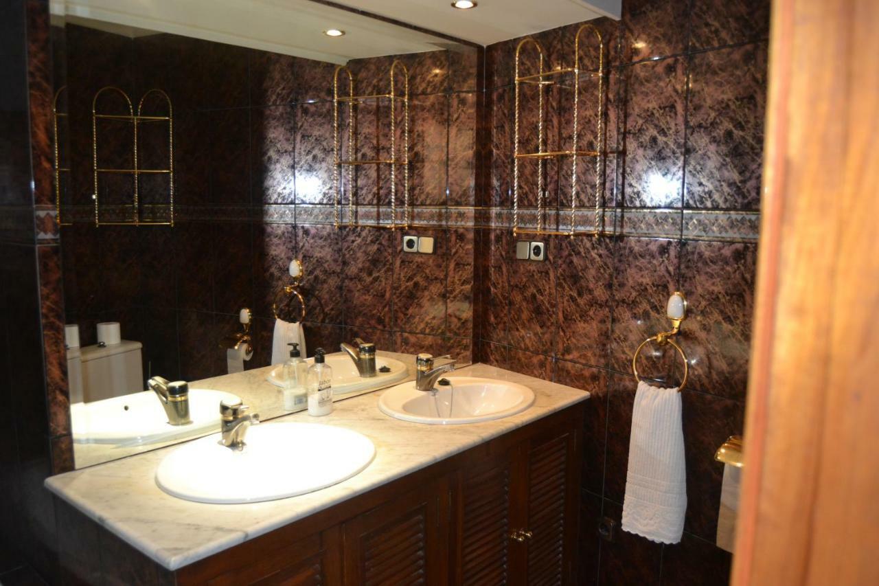 Casa Santo Tome Apartment โตเลโด ภายนอก รูปภาพ